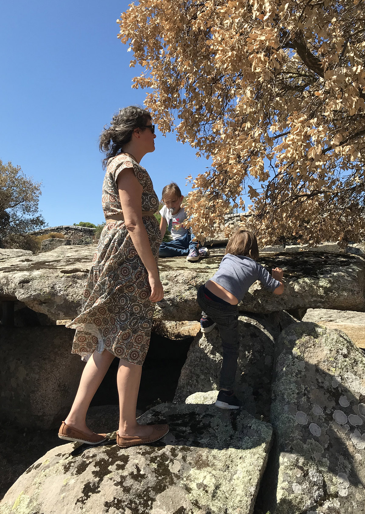 photo_jenn-kids_dolmens_IMG_5505